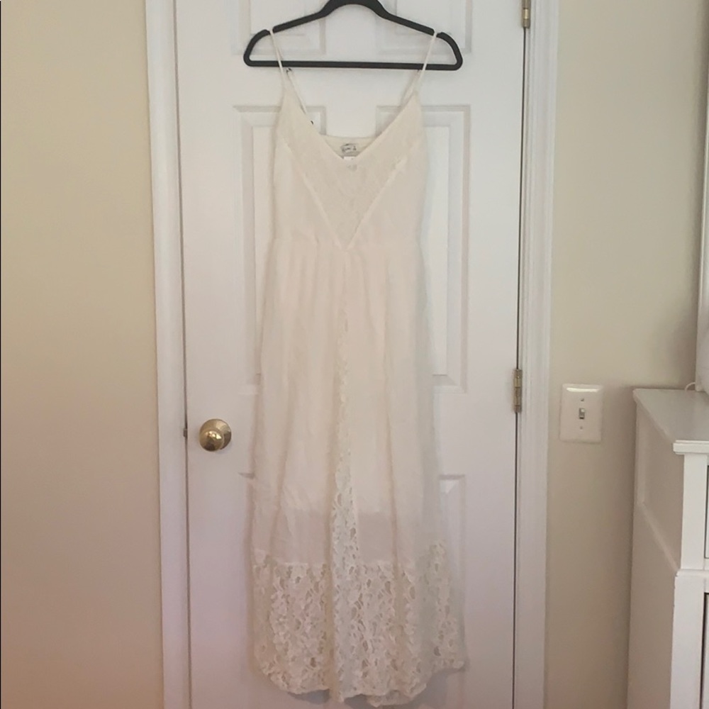 NWT Ivory Abercrombie Maxi Dress